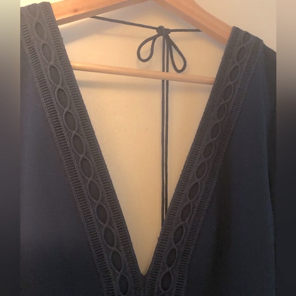 Finders Keepers low-cut blouse - Picture 2 of 11